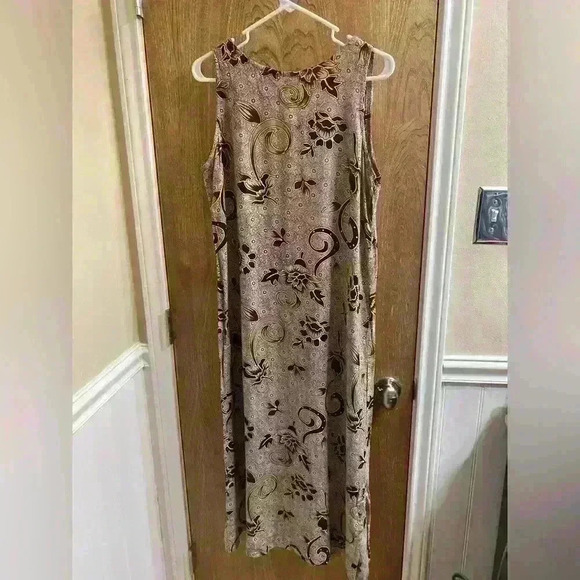 Cocowalk Dresses & Skirts - Cocowalk Vintage Sleeveless Brown Dress with Black and Yellow Florals Size XL